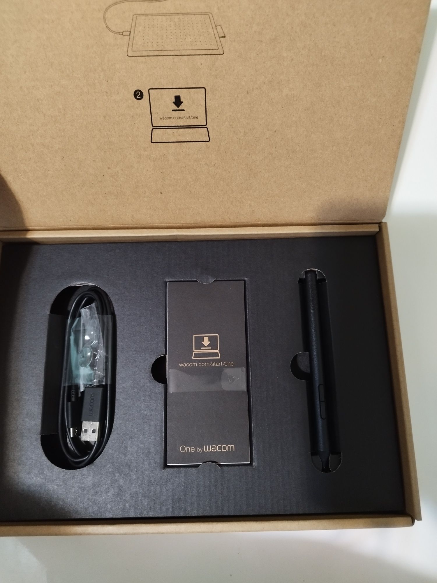 Графичен таблет Wacom One by Wacom CTL-672 (Medium размер)