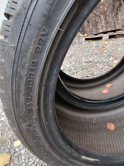 Anvelope 245/40R19 marca Dunlop, M+S, 8 mm