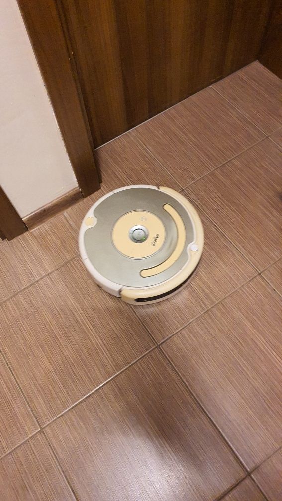 Робот прахосмукачка Irobot Roomba 531 с чисто нова батерия