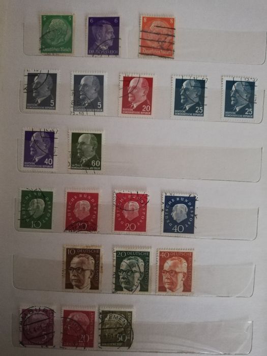 Vând clasor cu timbre cote bune