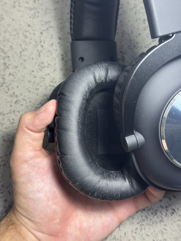 HyperX Cloud 2 Wireless, Logitech Pro X wired