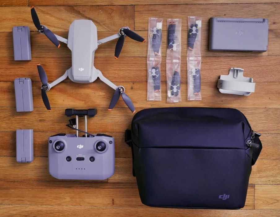 Drone DJI MINI 2 FLY MORE COMBO - practic noua, nefolosita