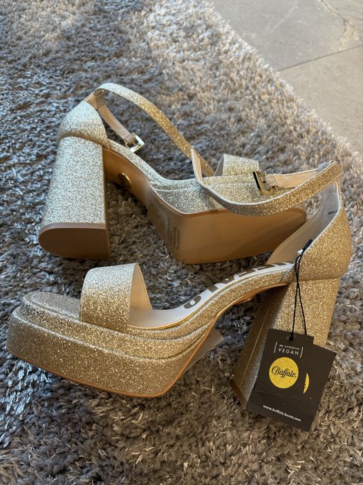 Златни сандали Buffalo 37 нови