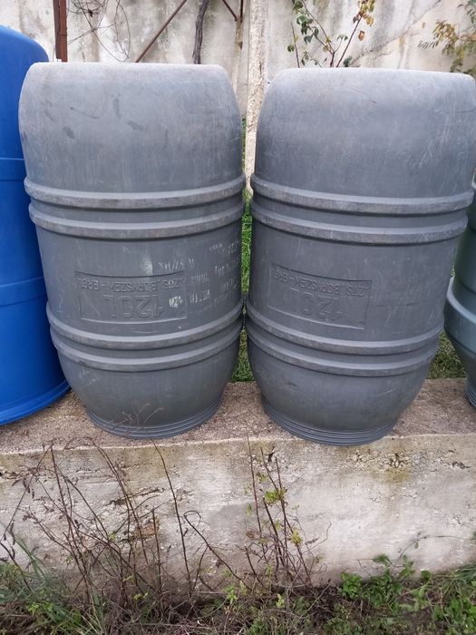 Продавам бидони 7 бр.