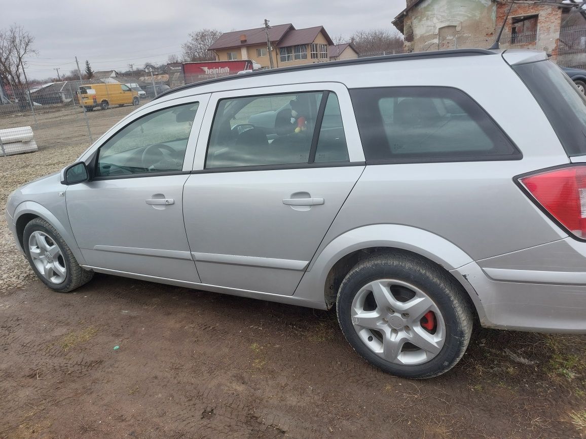 Vând opel astra h 2008