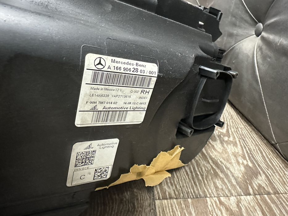 Mercedes GLS W166 Фар фарове десен