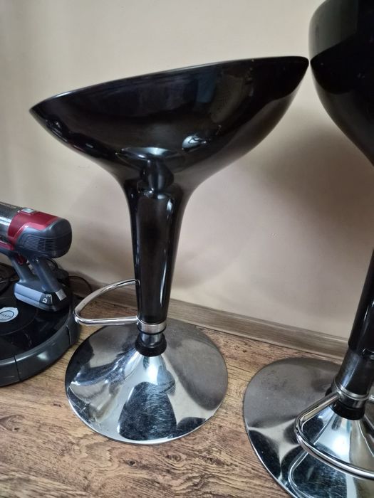 Бар стол, въртящ се, черен цвят