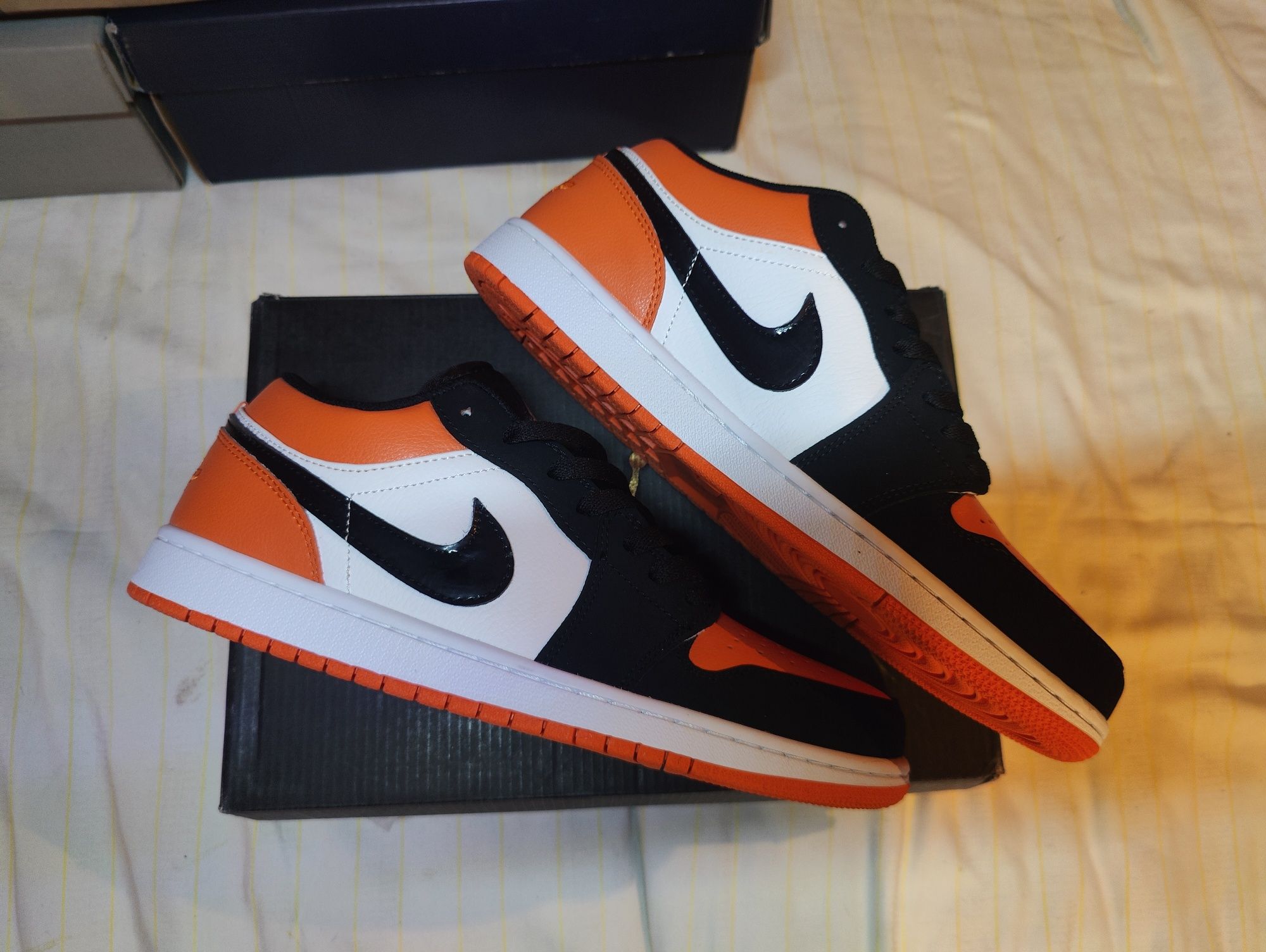 Air Jordan 1 Low Shattered Backboard  44