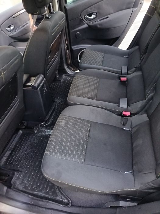 Vând Renault Grand Scenic