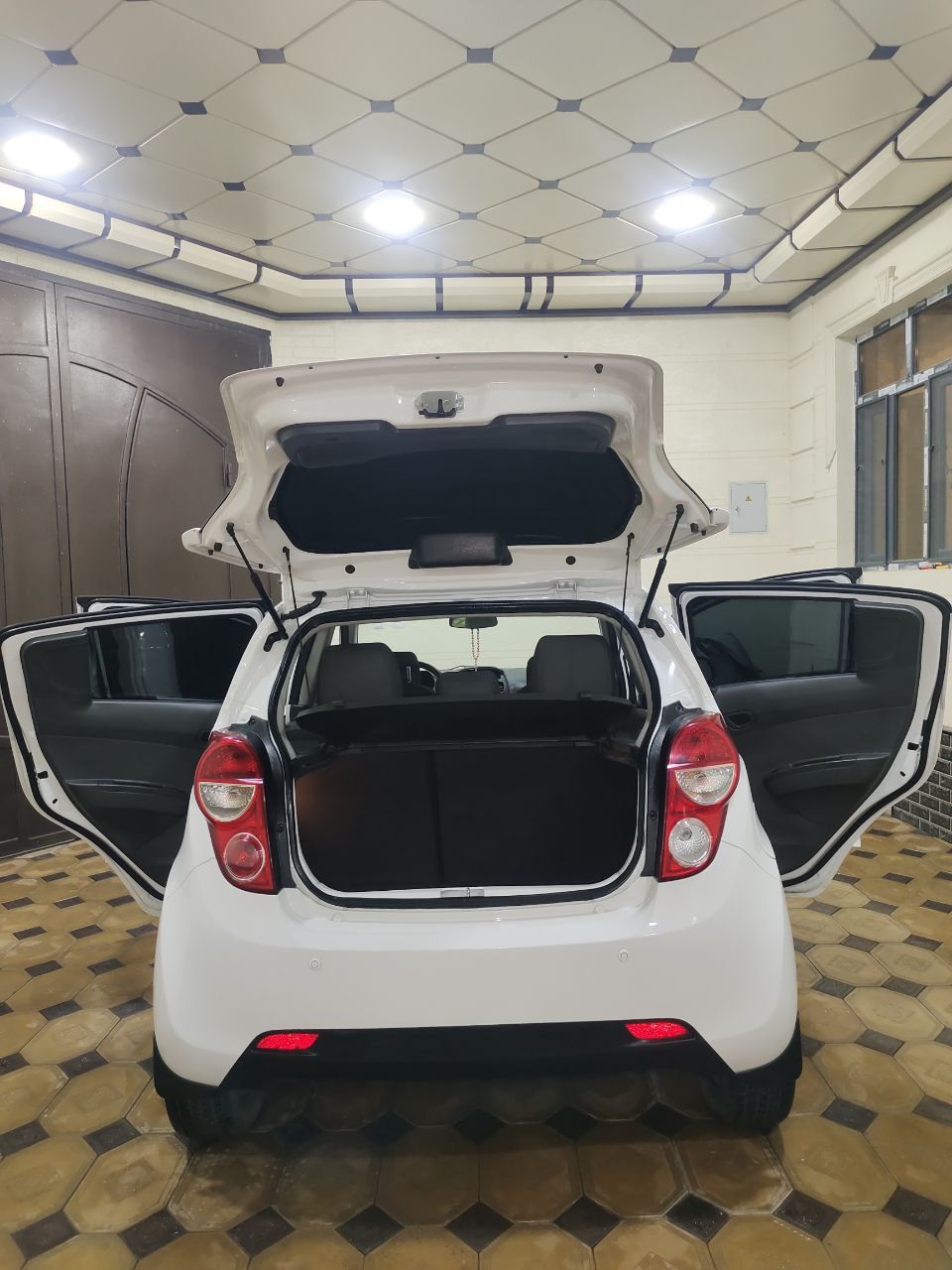 Sro'chna A/T spark sotiladi polni full pozitsiyasi kraskasi toza