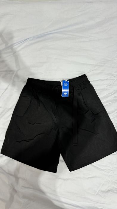 Pantaloni Adidas cu curea, masura l