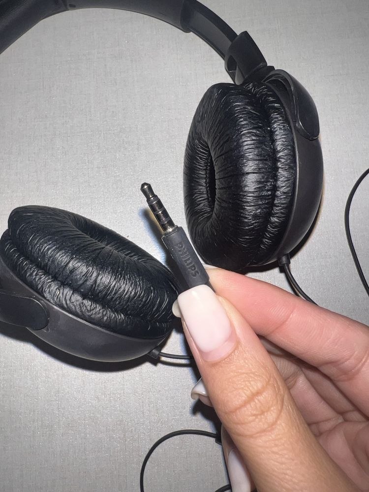 Слушалки Philips с кабел