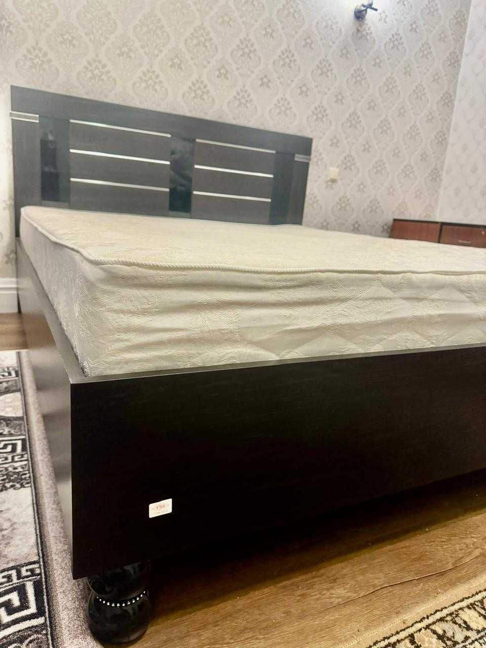 Продам двуспальную кровать Istikbal