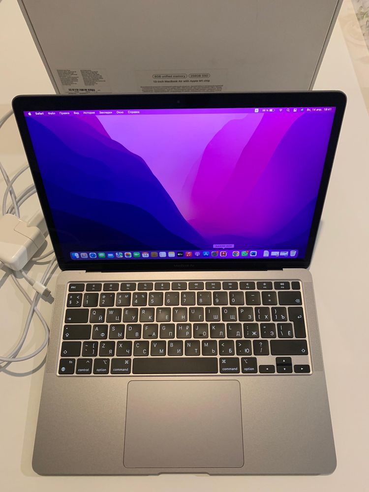 MacBook Air 13" Apple M1 отличном состоянии