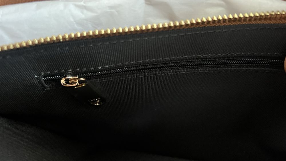 Furla Vittoria Nero.100% оригинал,със сериен номер,етикети,торбичка