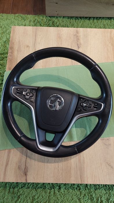 инсигния А 2013 г. фейслифт,волан с бег