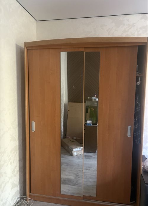 Прлдам шкаф купе