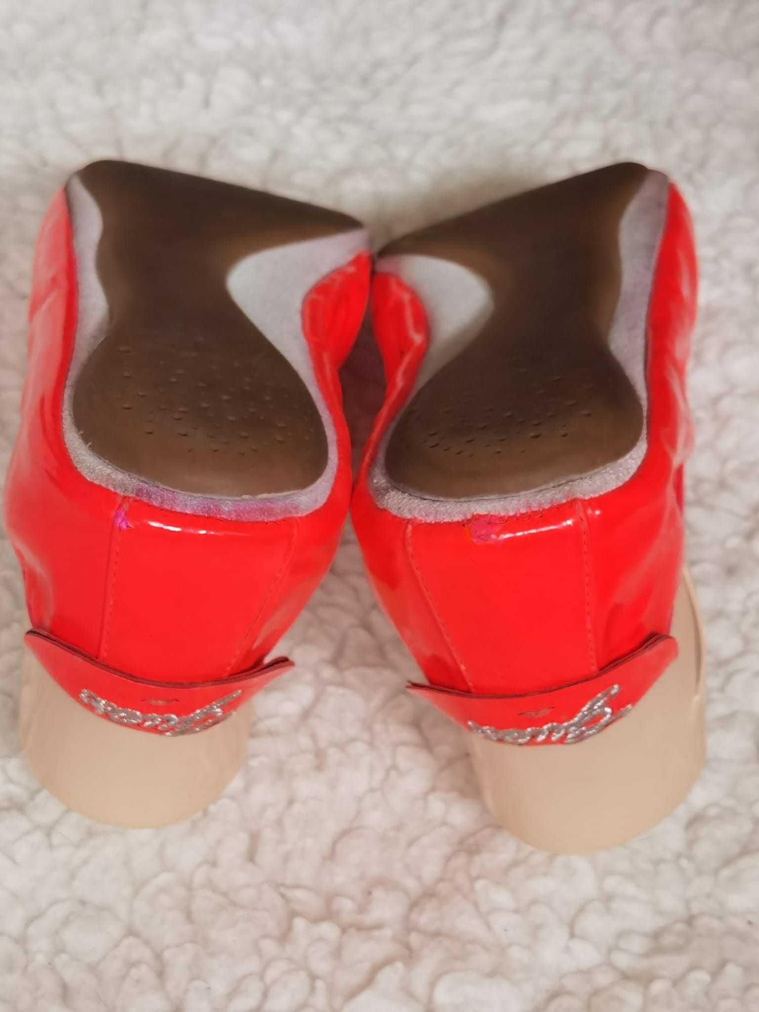 Balerini dama piele naturala lacuita corai neon Guess opincute femei