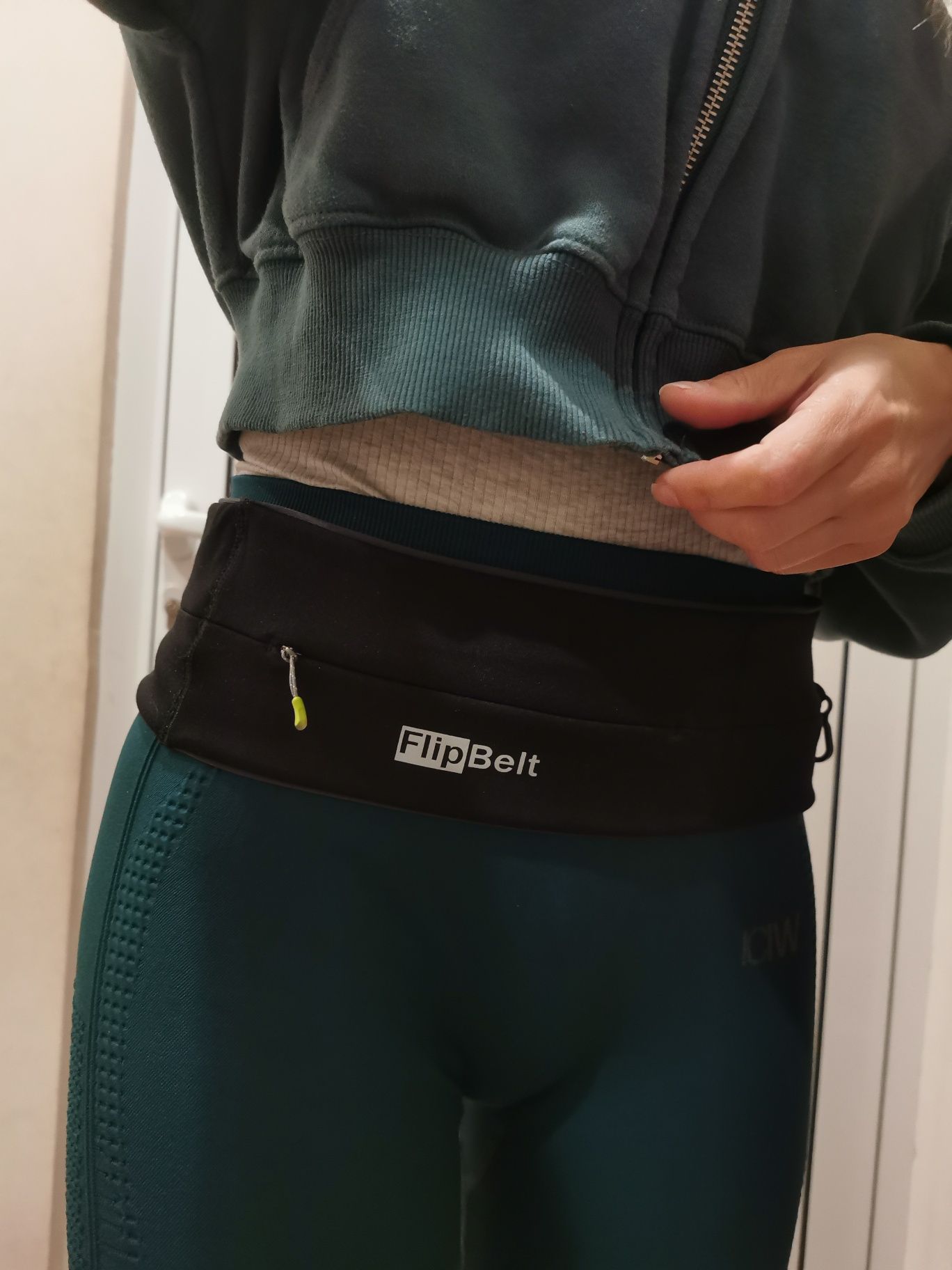 FlipBelt колан/раница за бягане - размер S