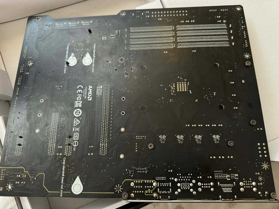 Дъно + рам + процесор (MSI B550 + R5 5600 + 32GB DDR4 3600MHZ)