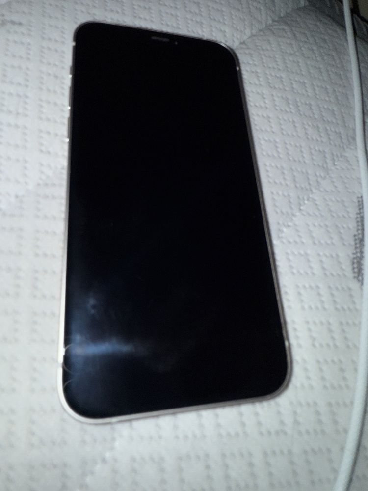 Iphone 12 64GB - бял