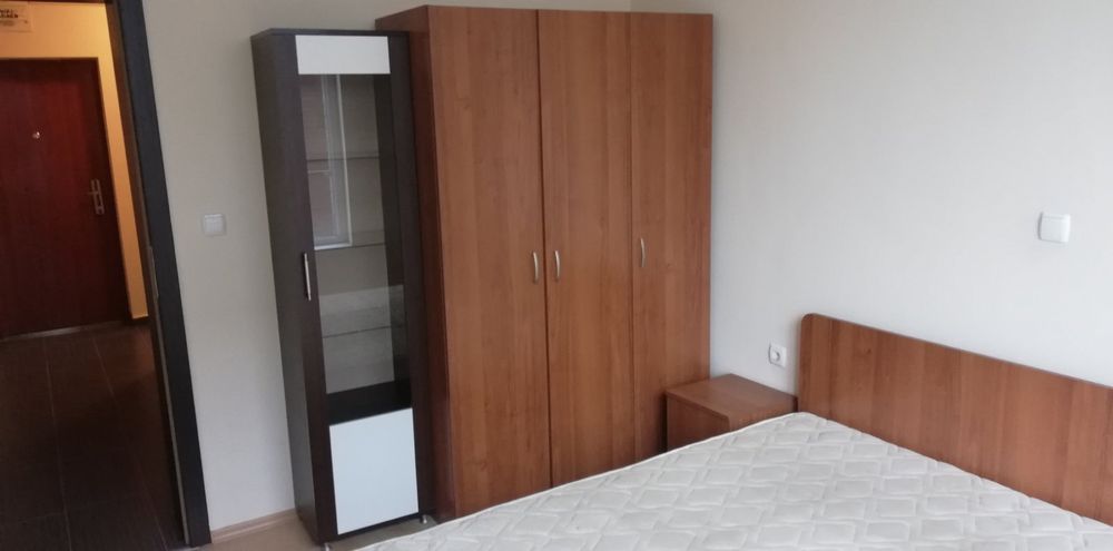 Трикрилен гардероб