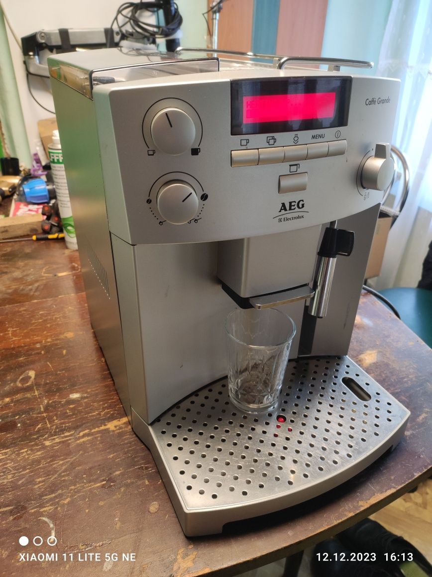 Expresor automat Cafe Grande AEG