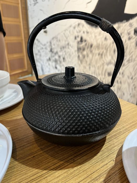 Новый костьюм 52 размера продаю