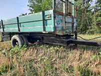 Vand remorca de tractor basculabila