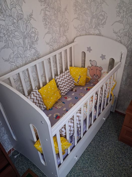 Детская кроватка.,люлька .