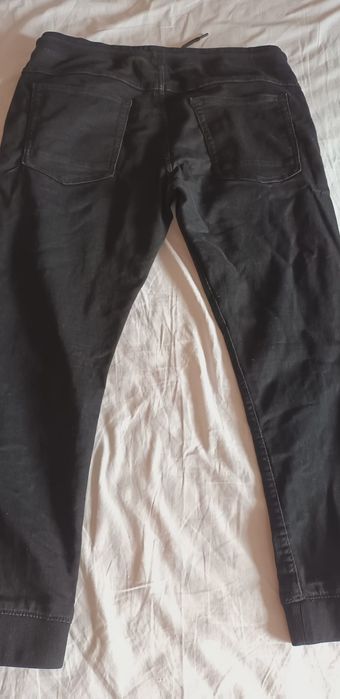 Blugi barbatesti xl negri cu dungi rosii laterale