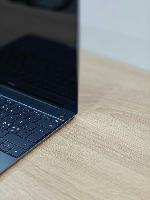 Huawei MateBook X / Core i5-7200U / 8GB LPDDR3 / SSD 256GB / 13” IPS
