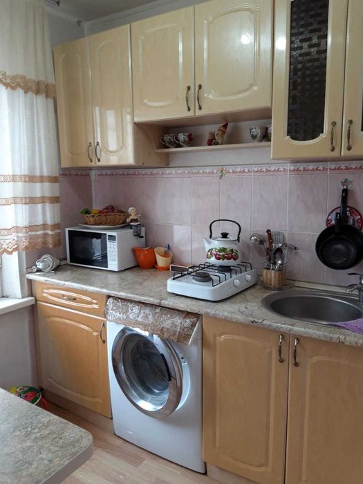 Сдается 3 комнатная квартира в 2-ом микрорайоне.