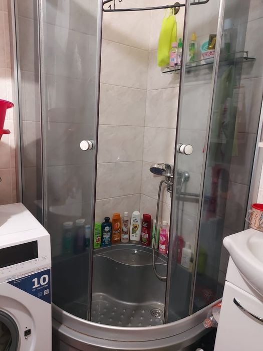 Душевая кабина с высоким поддоном