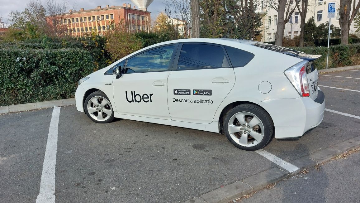 Toyota Prius Hybrid colant Uber