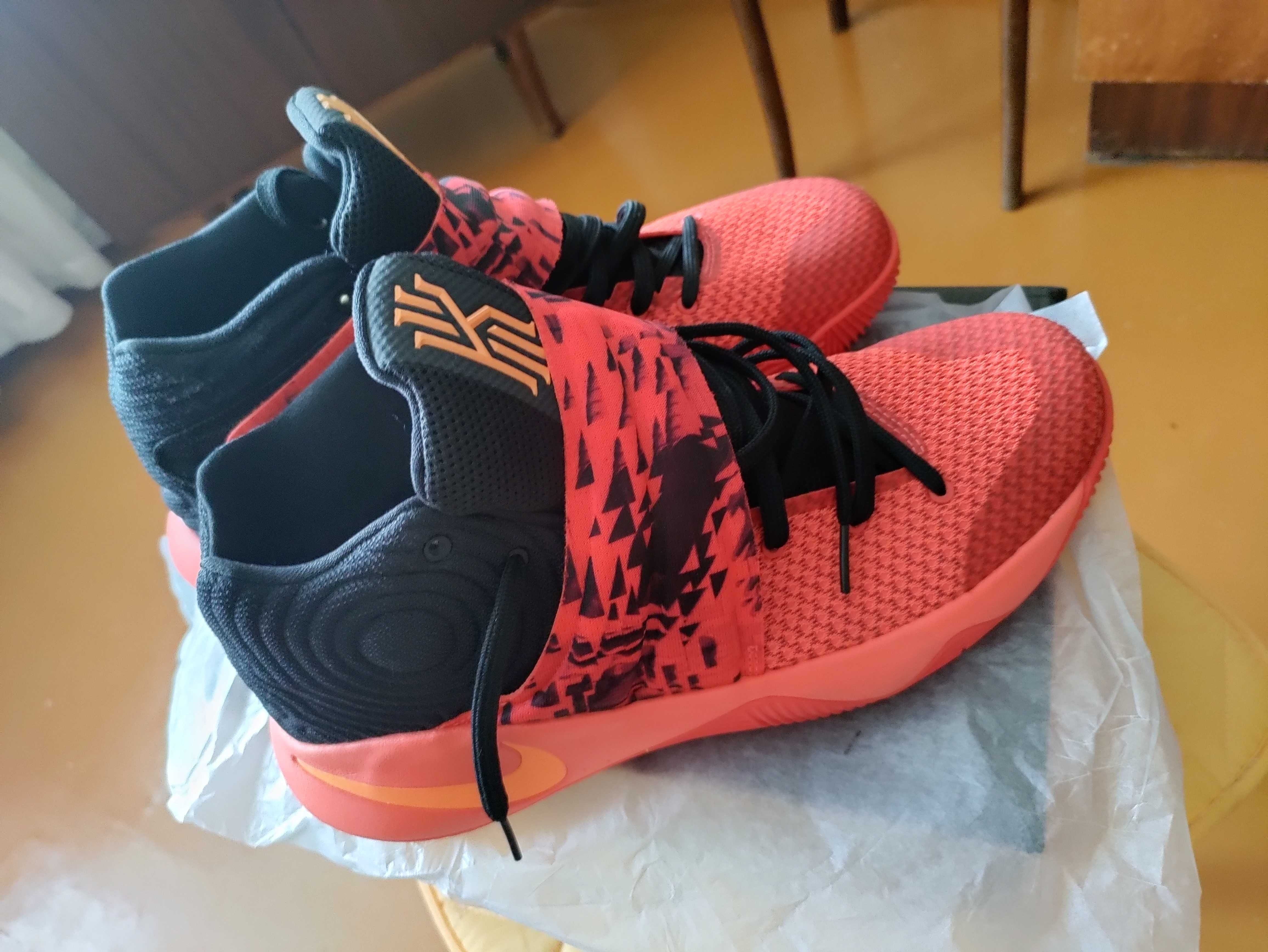 Баскетбольные кроссовки Nike Kyrie 2 "Inferno"