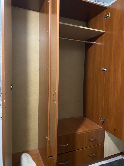 Продам Шифонер в отличном состоянеи так как преобретаем новый не дорог