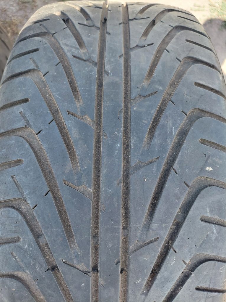 215/40/17"Ventus 2бр.гуми