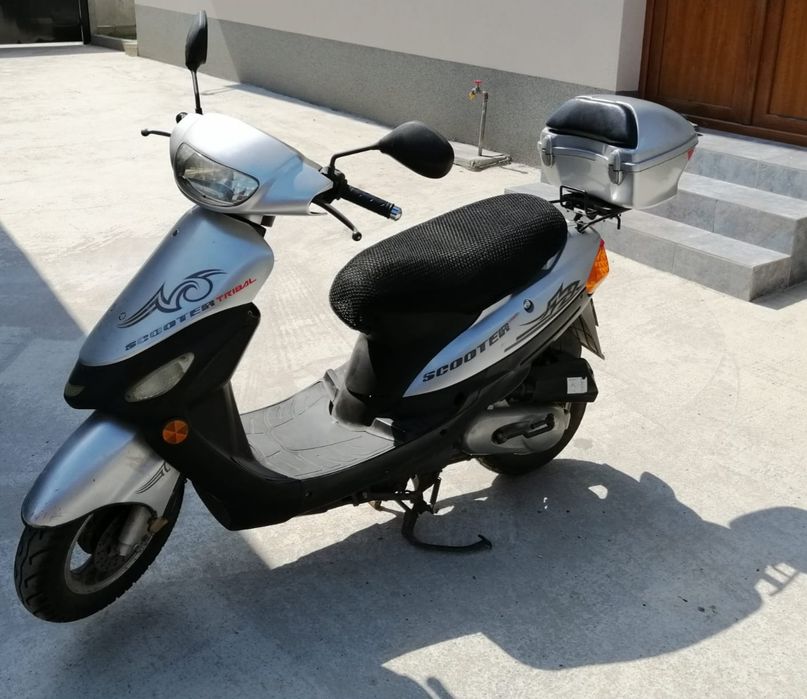 Vând Scuter 49 cc