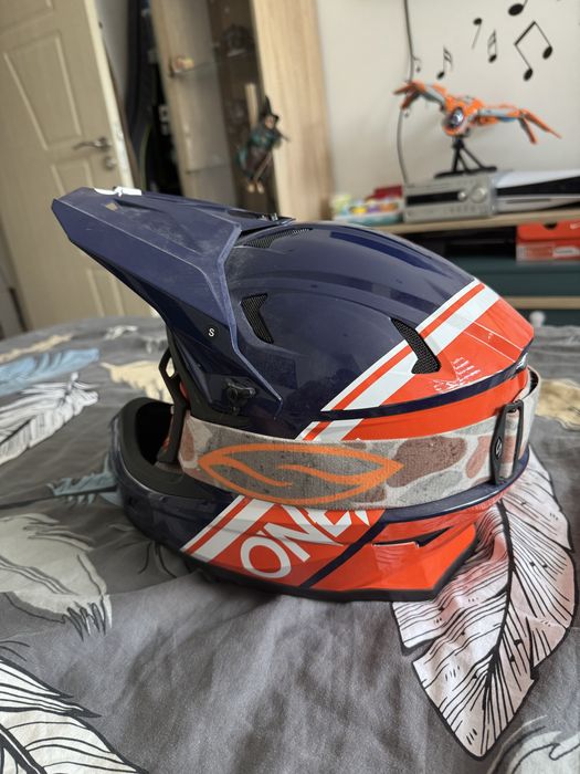 Каска oneal със очила