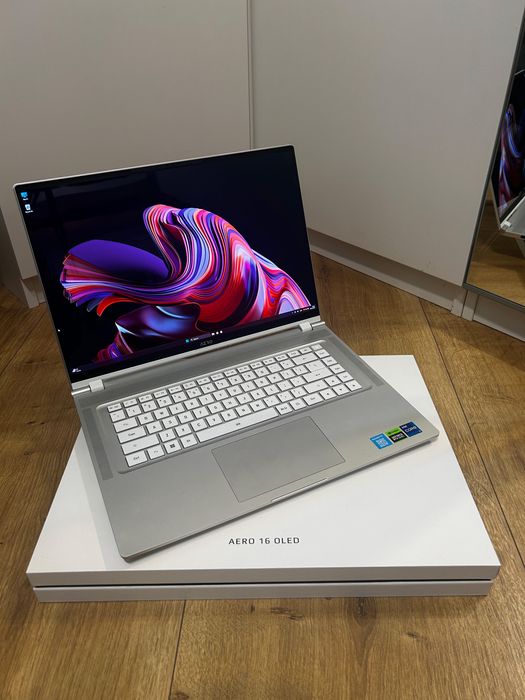 Laptop GIGABYTE Gaming AERO 16 - NVIDIA GeForce RTX 4070 8GB