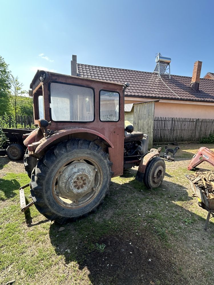 Tractor Massey Ferguson FE-35