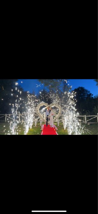 Холодный фонтан,фейерверк,фонтан