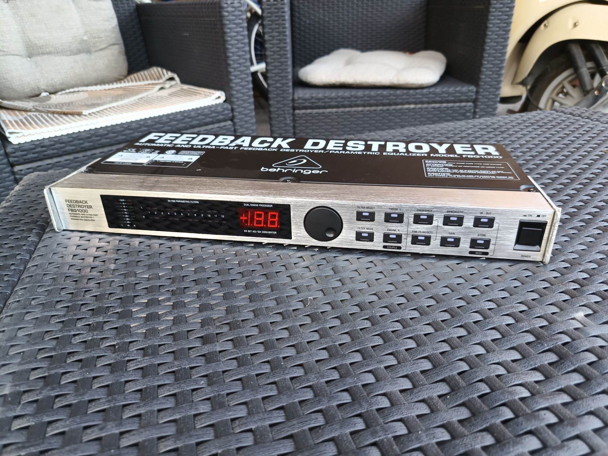 Behringer FBQ1000 Feedback Destroyer ( elimina microfonia) korg, mixer