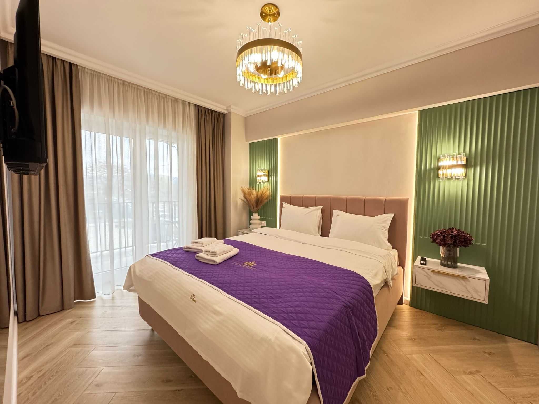 IS Glam Apartments - Cazare Regim Hotelier Ap 1-2-3 cam Parcare Palas