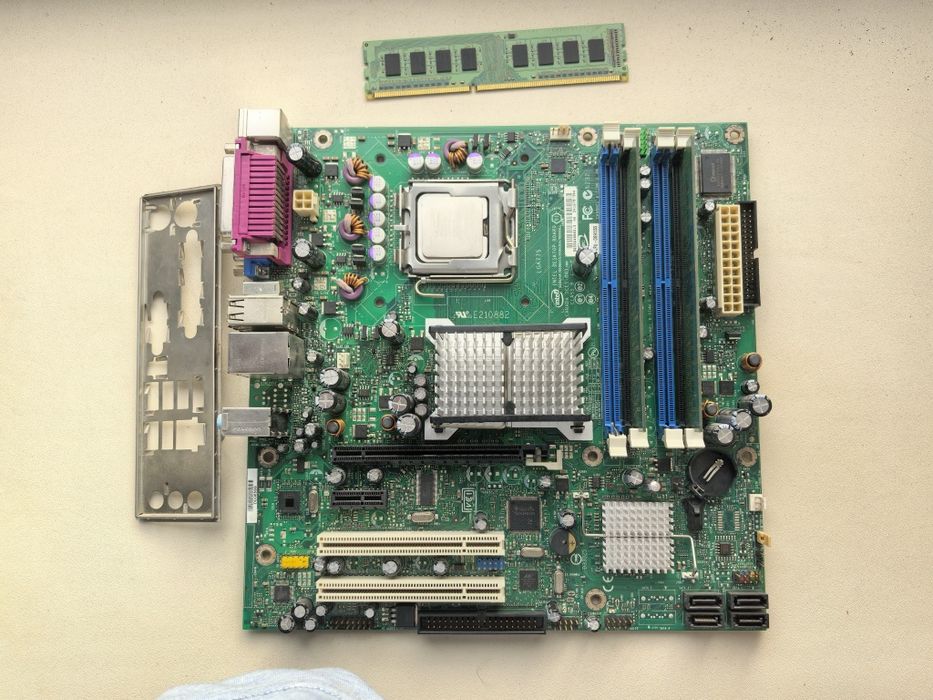 Мат плата Intel, 775 сокет, пень 4, 2 плашки ОЗУ
