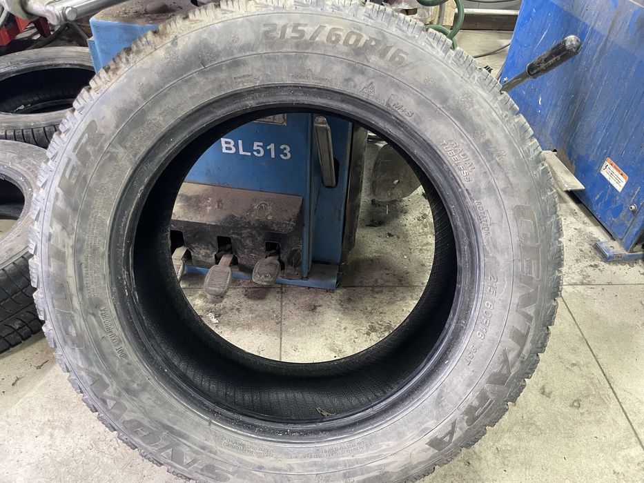 Зимние шины 215/60/R16.