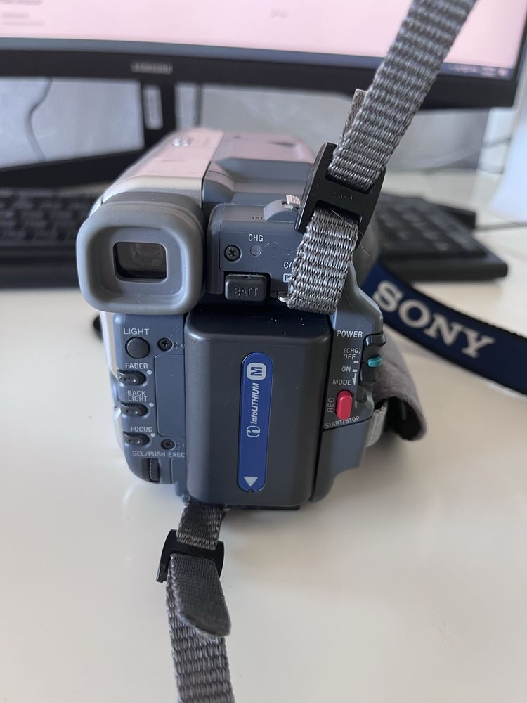 Sony Camera DCR-TRV255E Handycam perfect functionala