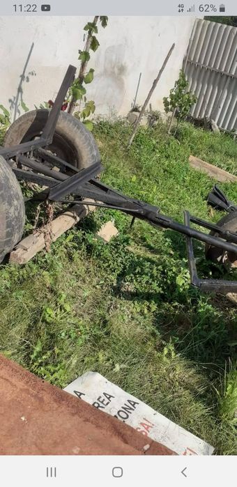 Vând căruță de fier