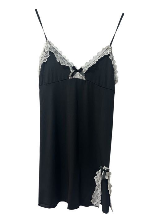 Rochie de noapte neagră M, cu dantelă albă – nouă, nepurtată